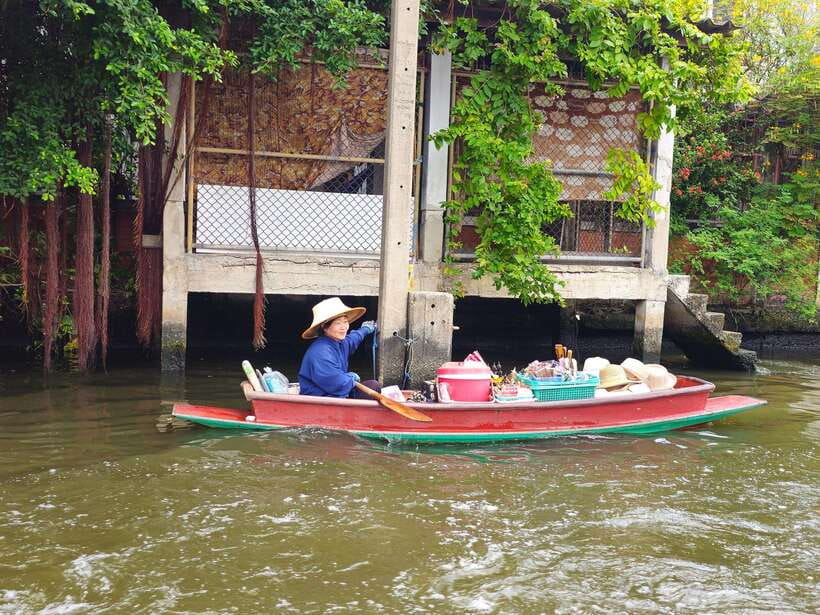 Bangkok Long Boat Canal a Big Buddha & Culture Markets Tour - The floating market and local food stop
