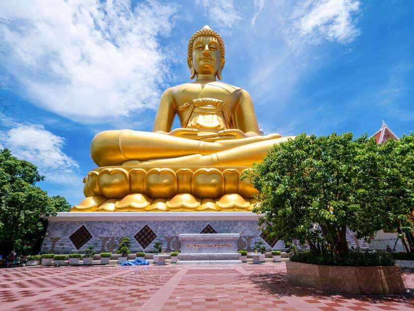 Bangkok: Longtail Boat Canal Tour to Wat Arun - The Chao Phraya River view of Wat Arun