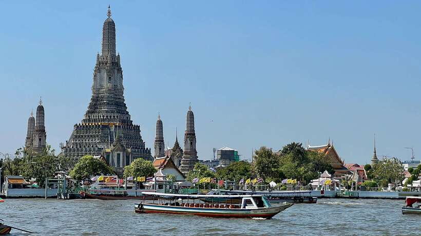 Bangkok: Longtail Boat Canal Tour to Wat Arun - Khlong Bang Luang Artist House and the first boat ride