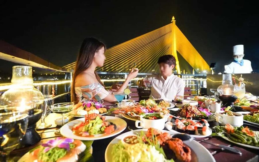 Bangkok: Luxury White Sunset or Dinner Cruise with Beer - Choosing between sunset at Asiatique and dinner at ICONSIAM
