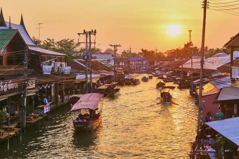 Bangkok: Maeklong Railway & Amphawa Floating Market Day Trip - Key points at a glance