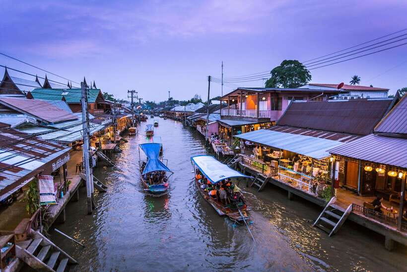 Bangkok: Maeklong Railway & Amphawa Floating Market Day Trip - The Maeklong River firefly cruise at dusk