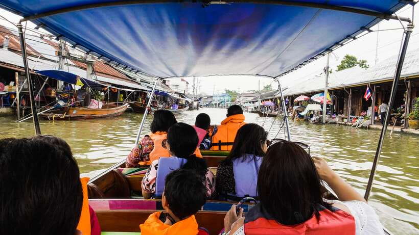 Bangkok: Maeklong Railway & Amphawa Floating Market Day Trip - Transport, pickup, and the real length of the day