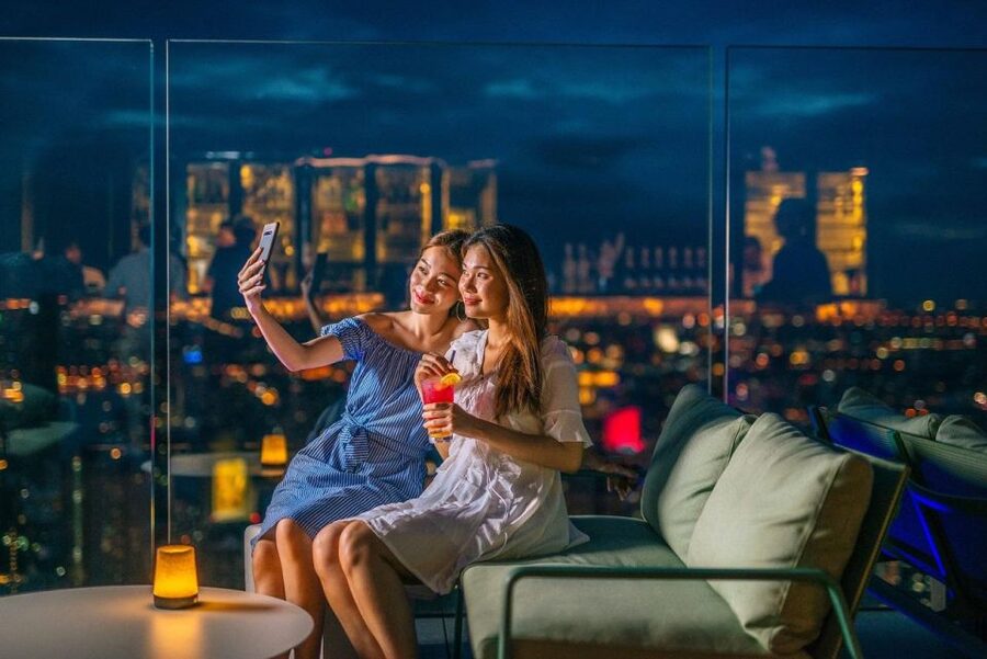 Bangkok: Mahanakhon SkyWalk Entry Ticket with Options - Weather, re-entry, and the best backup plan