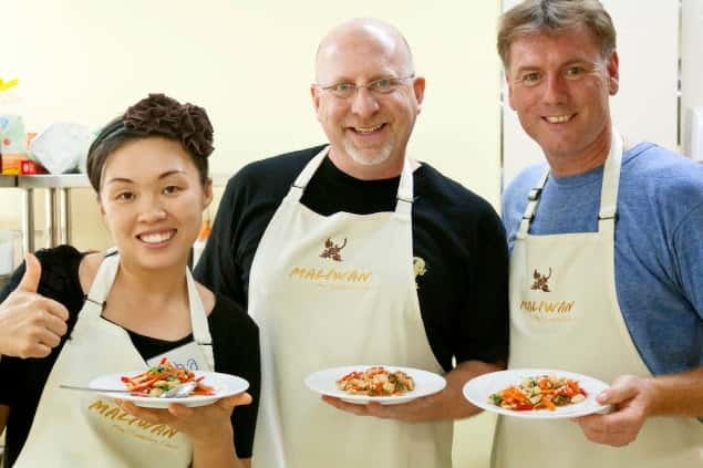 Bangkok: Maliwan Thai Cooking Class with Market Tour - Four recipes, with curry paste as the star lesson