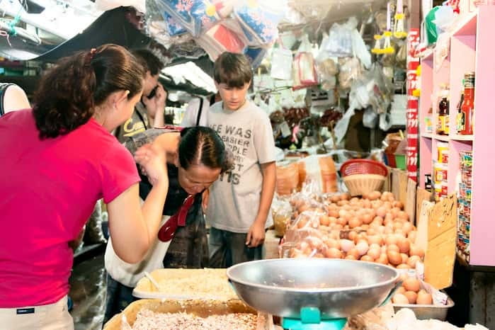 Bangkok: Maliwan Thai Cooking Class with Market Tour - Dietary requests and menu limits