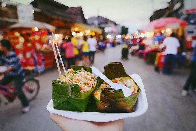 Bangkok Most Famous Food Experience (Private & All-Inclusive) - Yaowarat Road brings the street-food atmosphere
