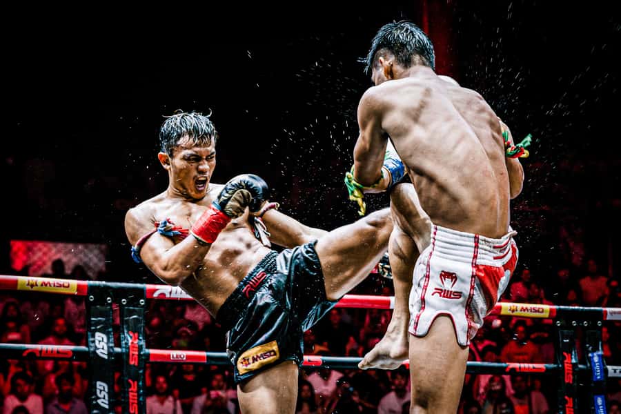 Bangkok: Muay Thai Boxing Tickets at Rajadamnern Stadium - Food, drinks, and the long evening
