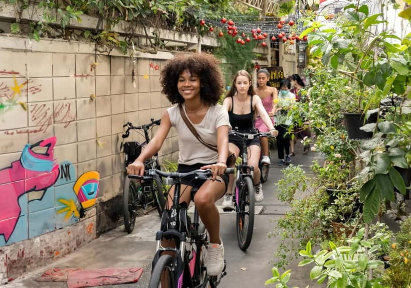 Bangkok: Must-Try Hidden Bike & Food Experience - The first food stops: street dishes and bakery sweets