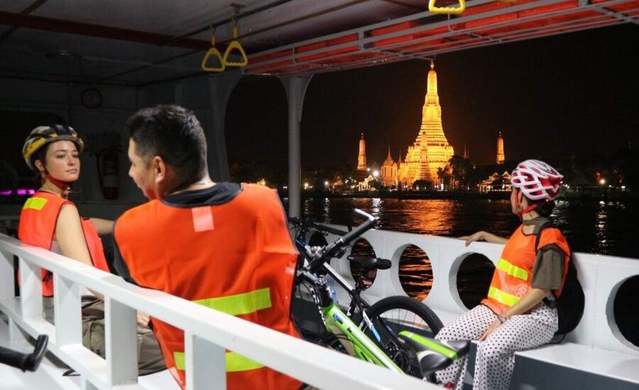 Bangkok: Night Bike Ride and Dinner at a Local Restaurant - Key points at a glance