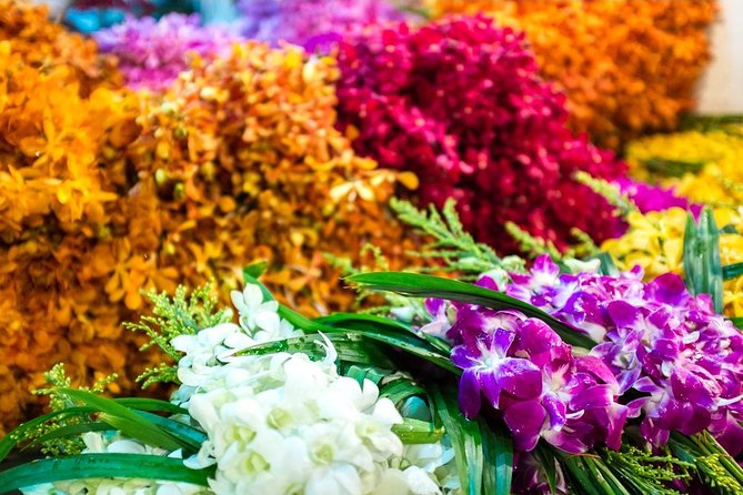 Bangkok: Night Bike Tour with Temples & Flower Market Visit - Rama VIII Bridge and the Chao Phraya at sunset