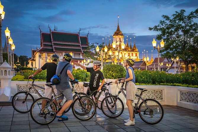 Bangkok: Night Bike Tour with Temples & Flower Market Visit - Pak Khlong Talat, Bangkok’s best evening stop
