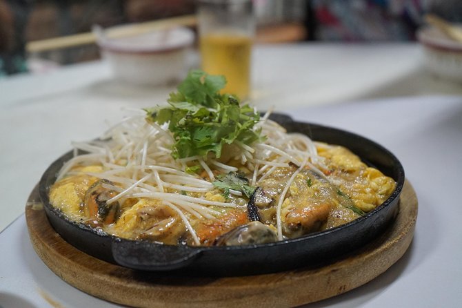 Bangkok Night Michelin Foodie Tour in Chinatown with 15+ tastings - The small snack stop