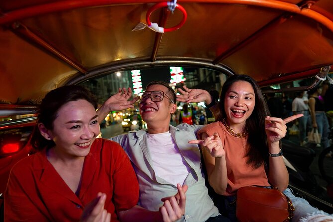 Bangkok Night Tour: Wat Arun, Wat Pho, Chinatown & Tuk Tuk Ride - Crossing the river to Wat Arun