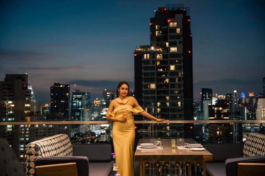 Bangkok: Nimitr Rooftop by 137 Pillars - Service that helps the evening feel special