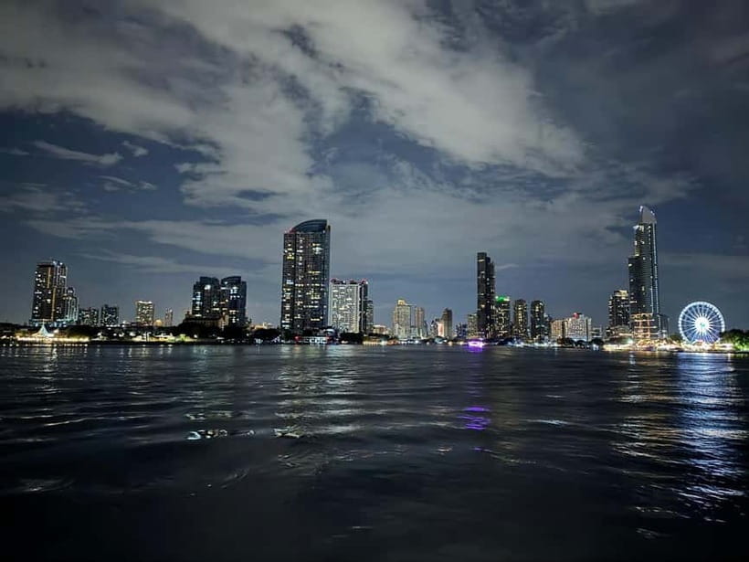 Bangkok: Opulence Luxury River Dinner Cruise - The nighttime route, landmark by landmark