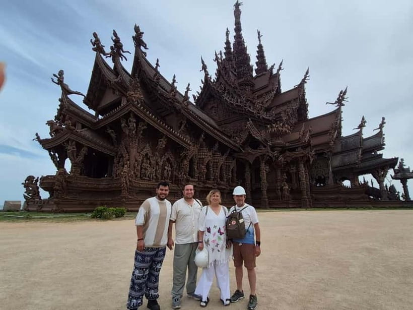 Bangkok: Pattaya Truth Sanctuary Guided Tour & Coral Island - What the guide adds to the experience