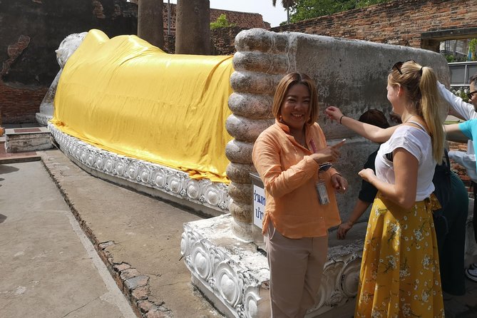 Bangkok: Private Ayutthaya and Bang Pa-In Summer Palace Tour - Lunch at a local Thai restaurant