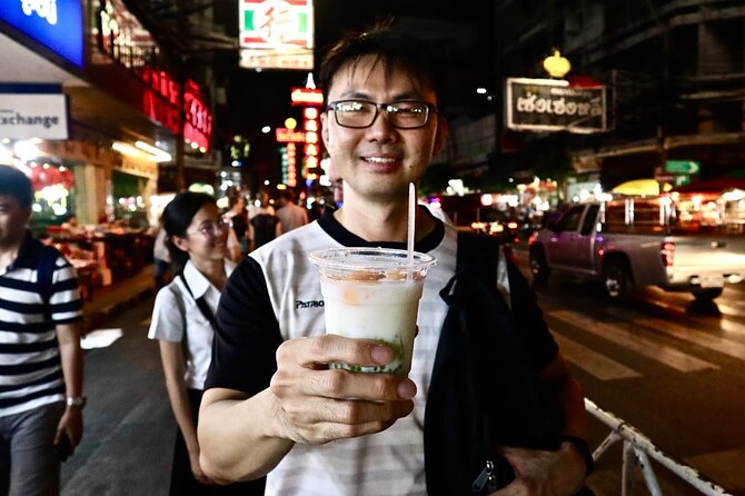 Bangkok Private Walking Food Tour with 10+ Tastings in Chinatown - Sweet dishes keep the tasting moving
