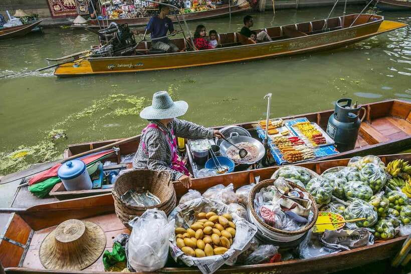 Bangkok: Railway and Floating Market Tour with Dragon Temple - Key things to know before booking
