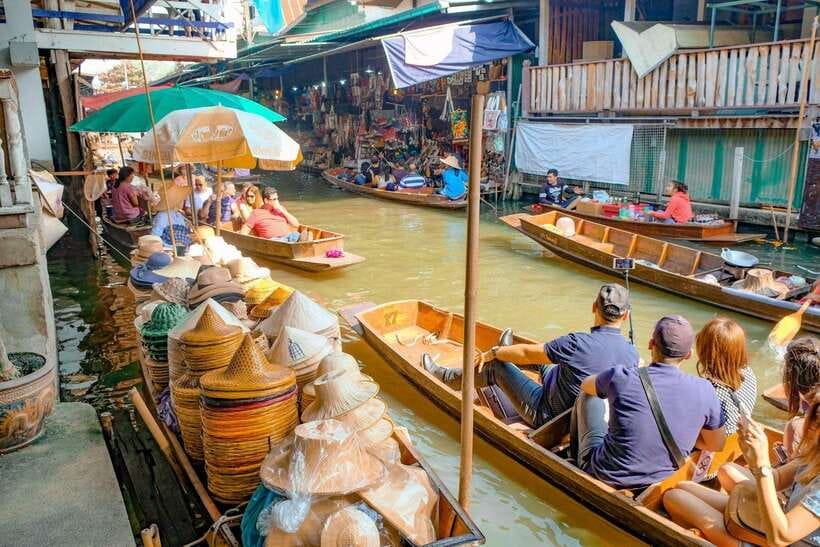 Bangkok: Railway and Floating Market Tour with Dragon Temple - Time, crowds, and the real pace of the day