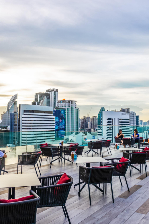 Bangkok: RedSquare Rooftop Bar at Novotel Sukhumvit 4 - Cocktails with more than standard bar flavors