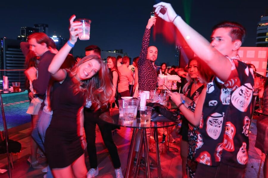 Bangkok: RedSquare Rooftop Bar at Novotel Sukhumvit 4 - Two dishes, with food quality that can vary