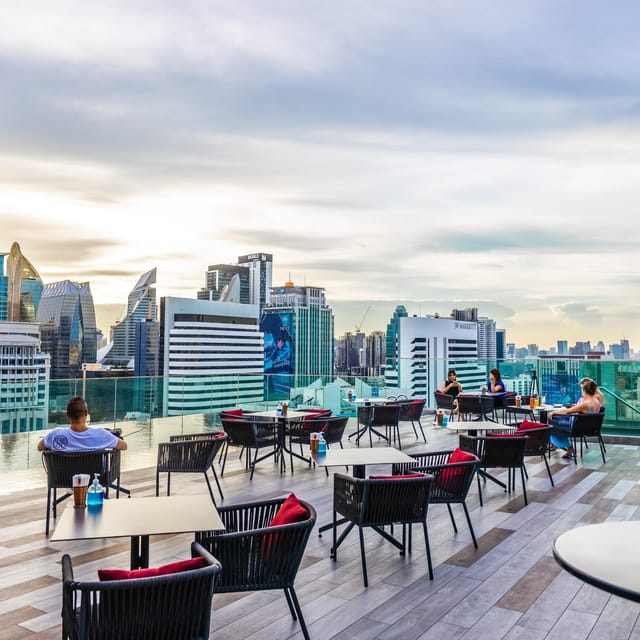 Bangkok: RedSquare Rooftop Bar at Novotel Sukhumvit 4 - The first view from the rooftop
