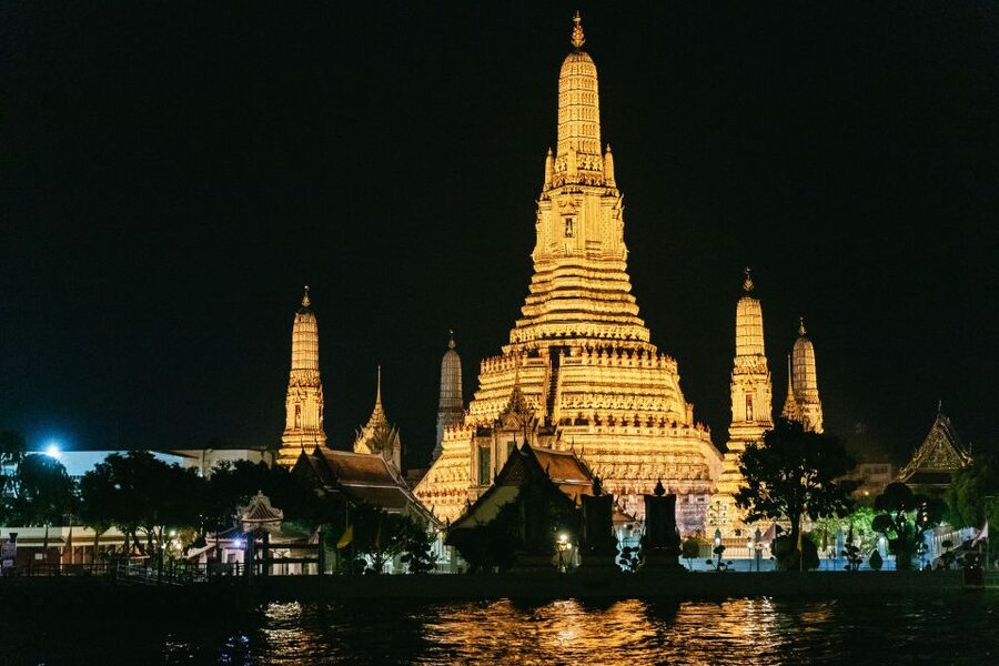Bangkok: River Dinner Cruise on the Chao Phraya Princess - Boarding the Chao Phraya Princess