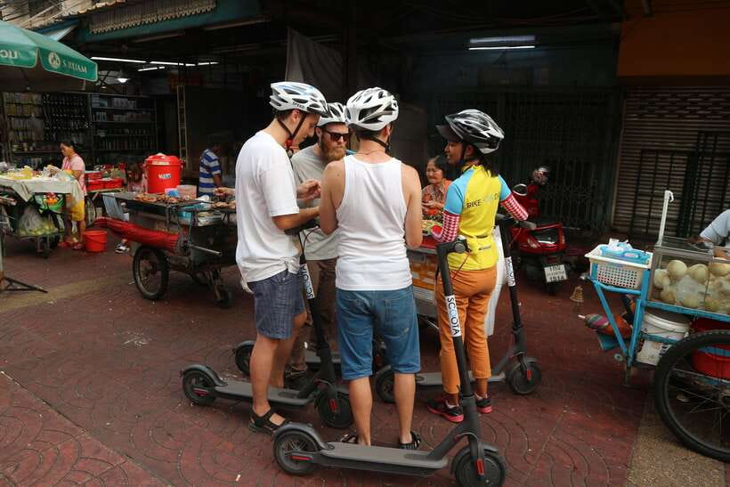 Bangkok: Riverside E-Scooter Adventure with StreetFood Snack - Talat Noi and the older city byways