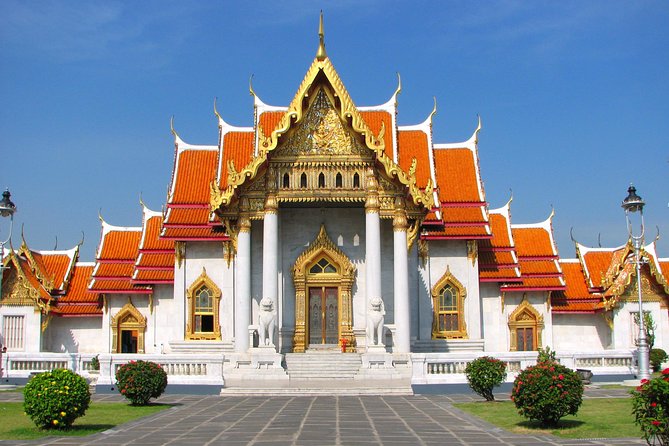 Bangkok’s Sacred Temples & Local Culture Half-Day Tour - Wat Traimit and the solid-gold Buddha