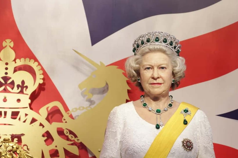 Bangkok: SEA LIFE Bangkok & Madame Tussauds Entry Ticket - Madame Tussauds Bangkok turns wax figures into a photo set