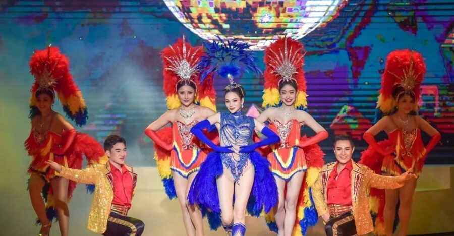Bangkok: Skip-the-Line Golden Dome Cabaret Show Tickets - Why the one-hour length works in Bangkok