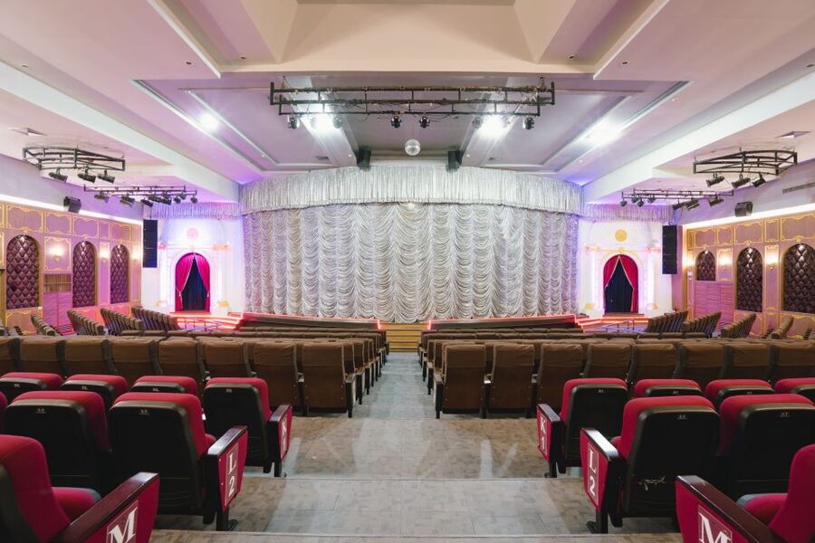 Bangkok: Skip-the-Line Golden Dome Cabaret Show Tickets - Seating matters more than the ticket price