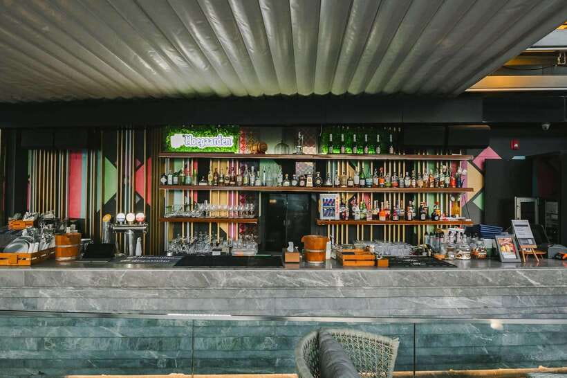 Bangkok: Sky on 20 Rooftop Bar With Free Flow Drinks - Who Will Enjoy This Rooftop Experience?