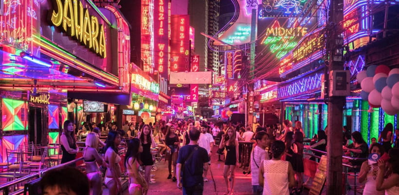 Bangkok: Soi Cowboy, Nana, Soi 11, Rooftops, Clubs & Go Go’s - Sukhumvit 11, Aces, and the move into club mode