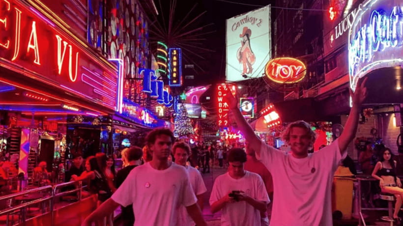 Bangkok: Soi Cowboy, Nana, Soi 11, Rooftops, Clubs & Go Go’s - Levels Club and your late-night choice