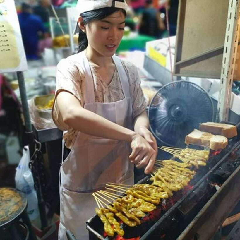 Bangkok: Street Food Tasting Tour at Night - What Sophie adds to the evening