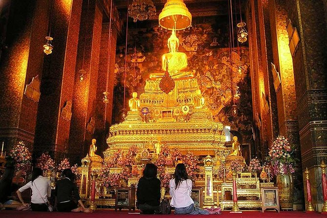 Bangkok Temples Tour - Seeing the solid Golden Buddha at Wat Traimit