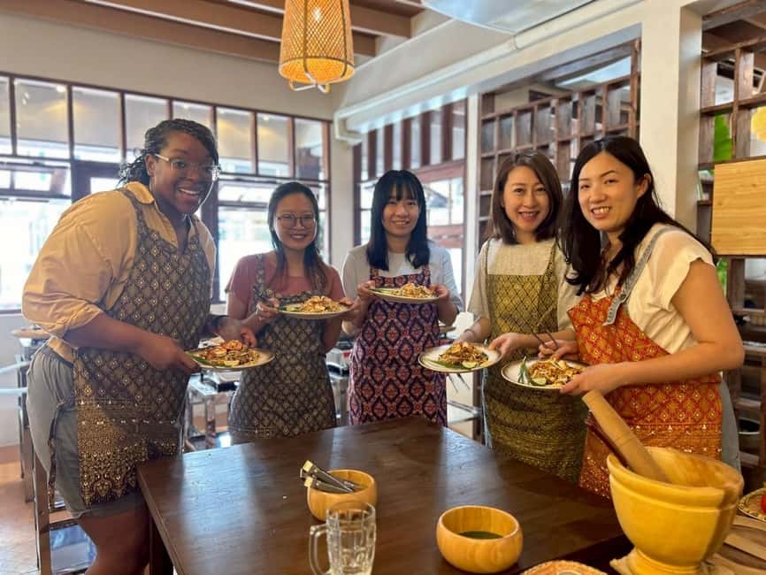 Bangkok: Thai Cooking Class With 4 Dishes & Thai Drink - Starting at Huai Khwang MRT Exit 3
