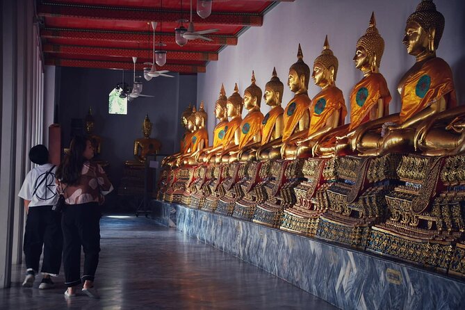 Bangkok: The Grand Palace, Wat Pho, and Wat Arun Walking Tour - Starting at the Grand Palace and Wat Phra Kaew