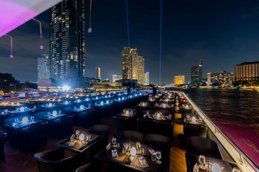 Bangkok: The Opulence Buffet Dinner Cruise with Live Band - Wat Arun and the first river views