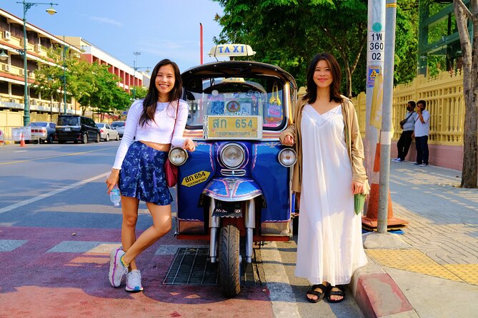 Bangkok Thrilling Tuk Tuk Tour (Private & All-Inclusive) - Wat Pho at 6:10 PM, Bangkok’s great first look