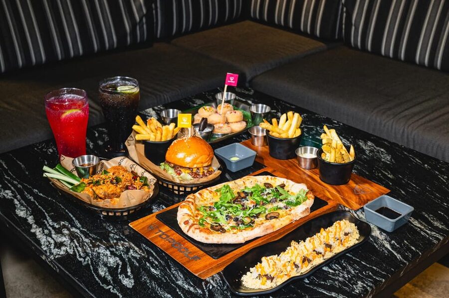 Bangkok: Topgolf Megacity Packages - Food and drinks make the package easier for groups