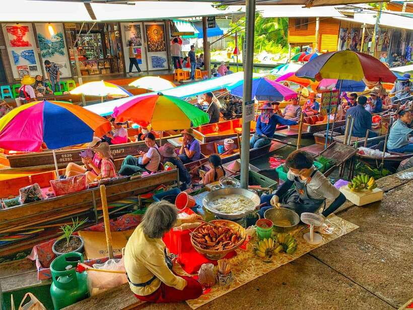 Bangkok: Train Market & Floating Market with Boat Ride - The guides are the strongest part of the experience