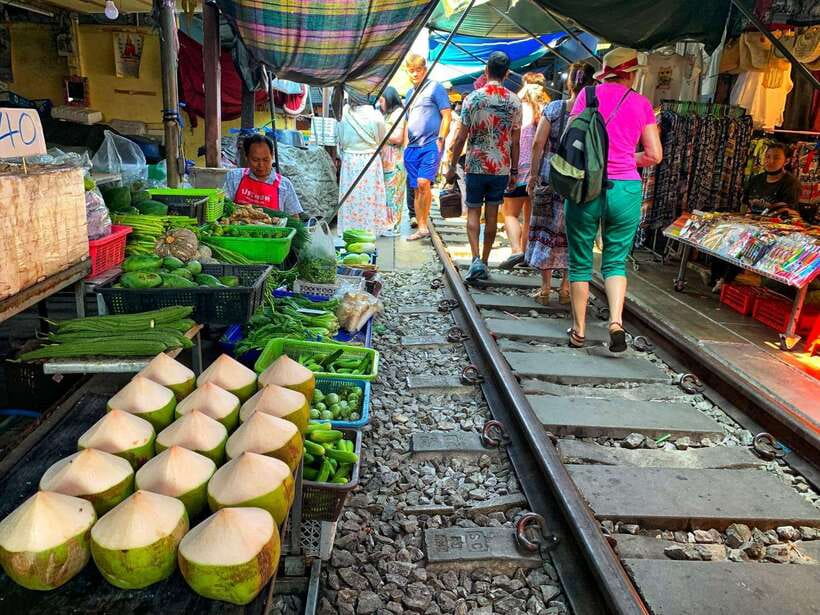 Bangkok: Train Market & Floating Market with Boat Ride - Time, group size, and the value of $25