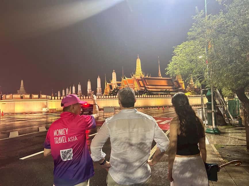 Bangkok: Tuk Tuk Adventure Chinatown Michelin Food & Temples - Key points at a glance