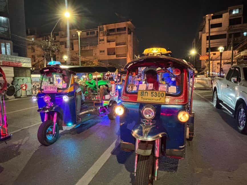 Bangkok: Tuk Tuk Adventure Chinatown Michelin Food & Temples - Eating your way through Yaowarat Road