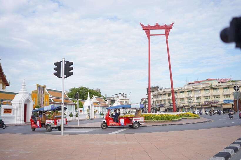 Bangkok: Tuk Tuk Day Pass App & Boat Chao Phraya River - Sukhumvit and Ari with the Plus Pass