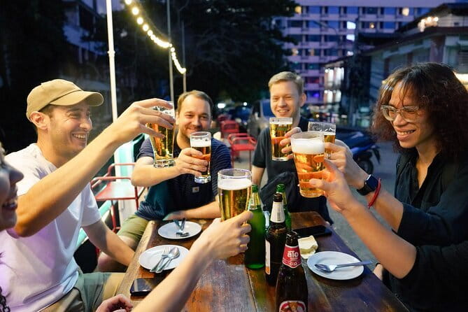 Bangkok Tuk Tuk Night Tour with food & drinks in Siam & Silom - Why this Bangkok night tour works well